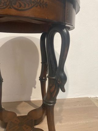 Mesa velador antiguo