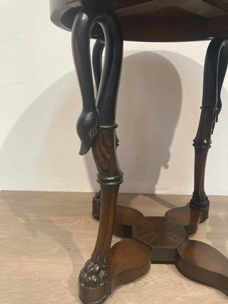 Mesa velador antiguo