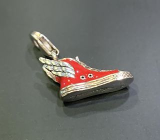COLGANTE DE THOMAS SABO ZAPATILLA CONVER