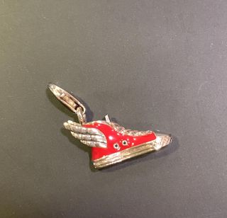 COLGANTE DE THOMAS SABO ZAPATILLA CONVER