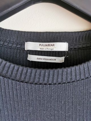 Top Pull&Bear talla M color negro. 