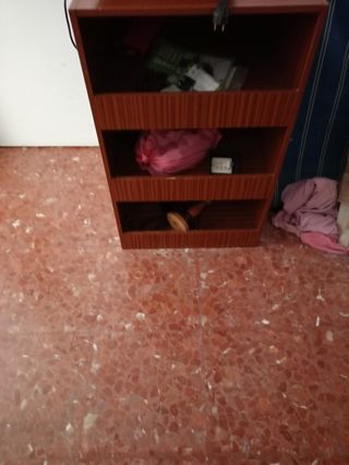 Toldo. mueble de pan están dé fruta