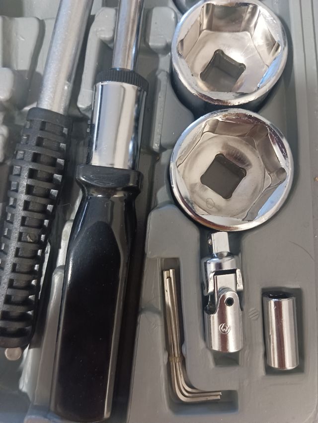 Maletín herramientas 50 pzs