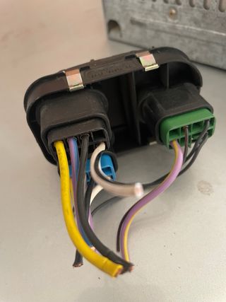 Botones ventanilla y maletero Ford Escort