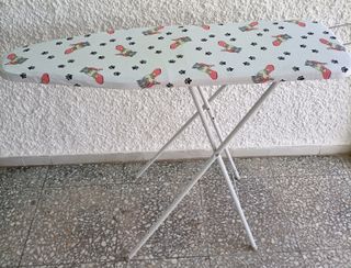 TABLA DE PLANCHAR 1'10 CM EN BUEN ESTADO.