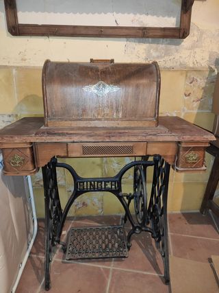 Máquina de coser singer antigua