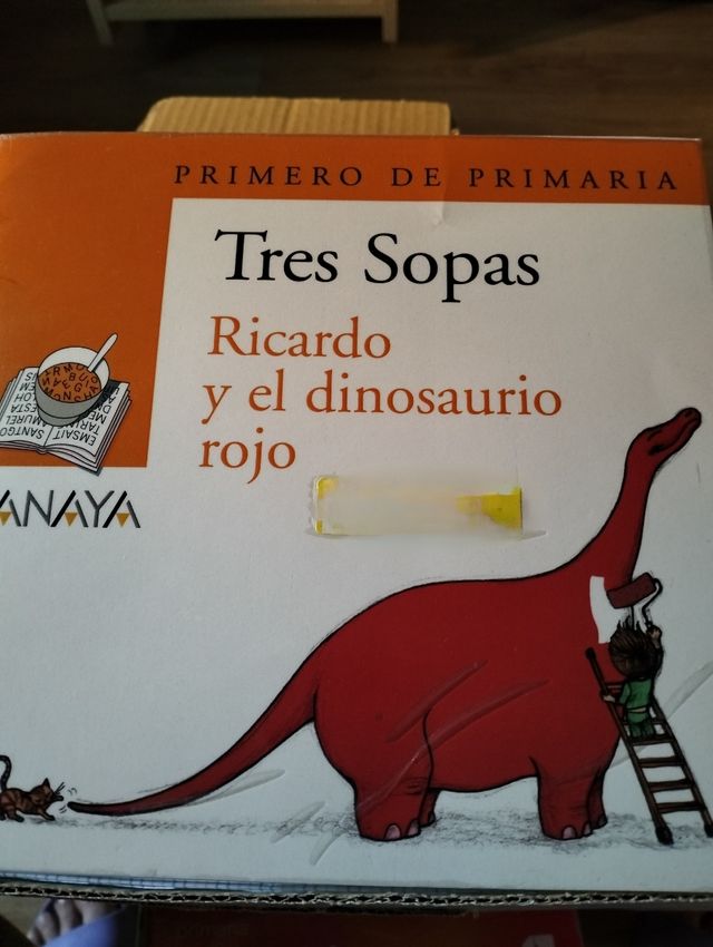 Ricardo y el dinosaurio rojo