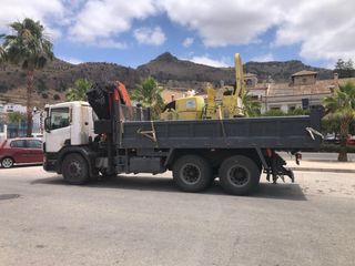 Portes con camion grua