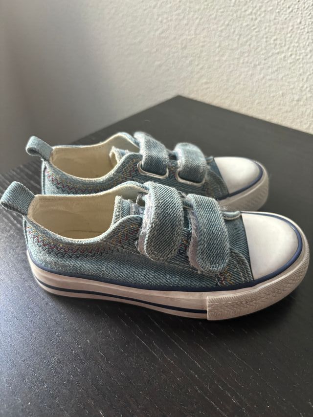 Zapatillas deportivas playeras talla 27 vaqueras