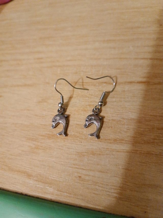 Pendientes delfín