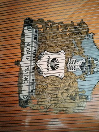 Piano de cola ROYALE