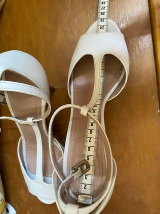 Sandalias Gloria Ortiz plataforma blancos t.38