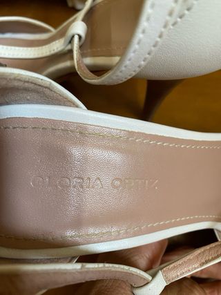 Sandalias Gloria Ortiz plataforma blancos t.38