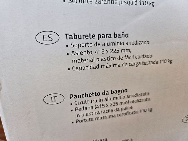 Banco nuevo de baño