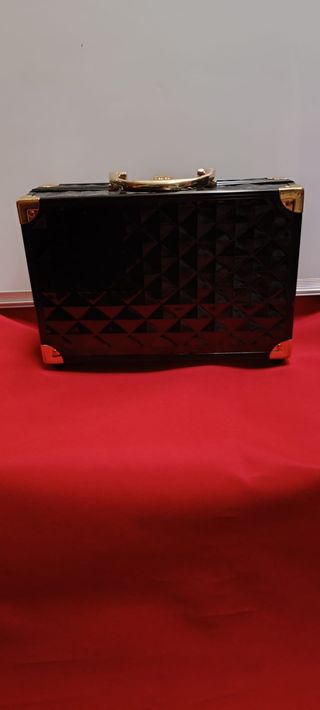MALETÍN/ESTUCHE NEGRO Y DORADO 