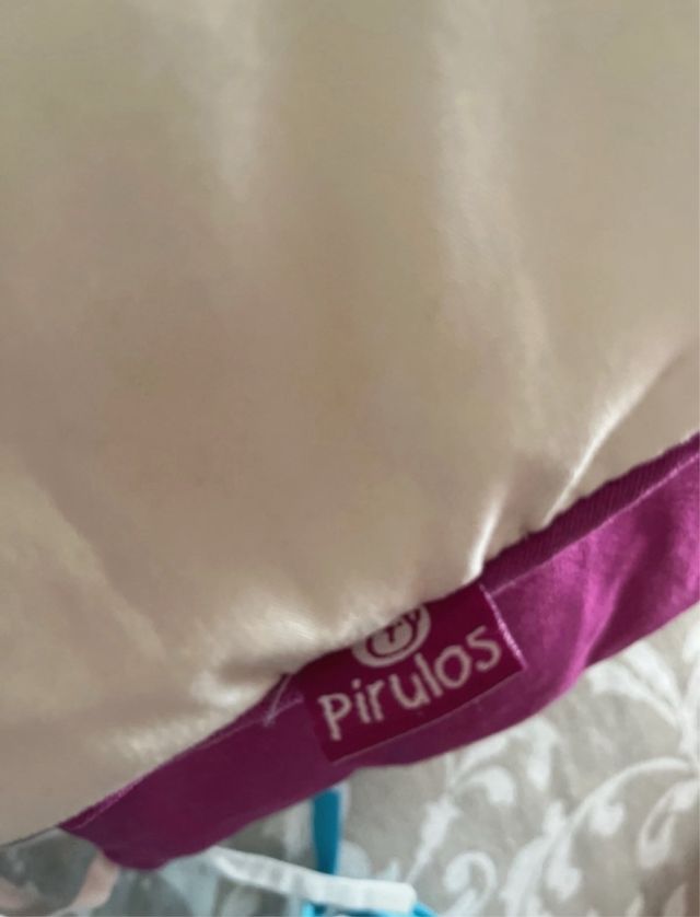 Colcha cuna, chichonera y cojin color morado