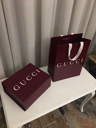 Busta e scatola Gucci