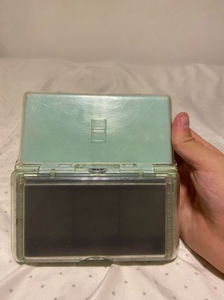 Nintendo DS Lite con funda protectora