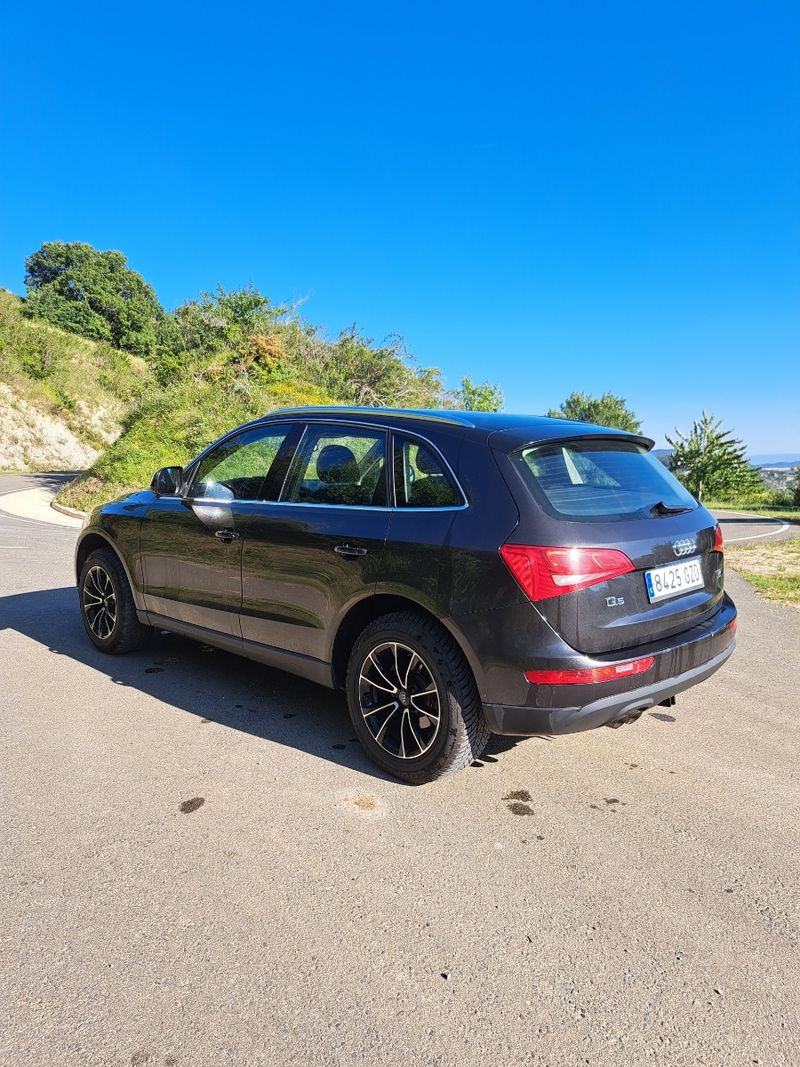 Audi Q5 2010 - foto 1