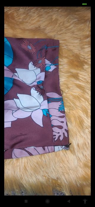 Pantalón estampado con abalorios S