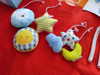 Móvil de cuna con luz, proyector y música