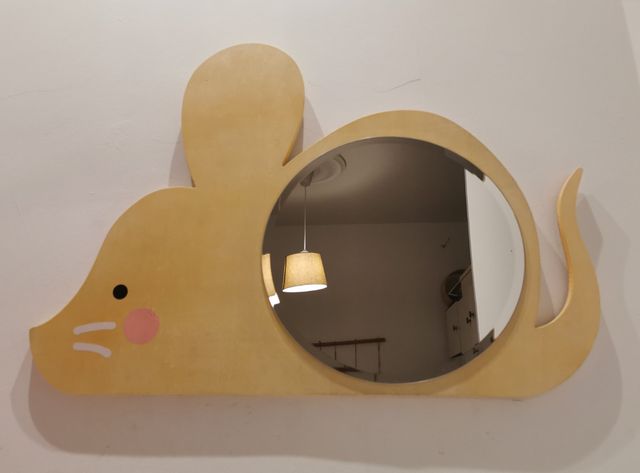 Espejo infantil de pared de madera Zara Home