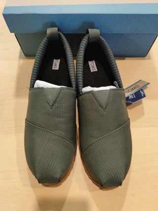 Toms Alpargata resident