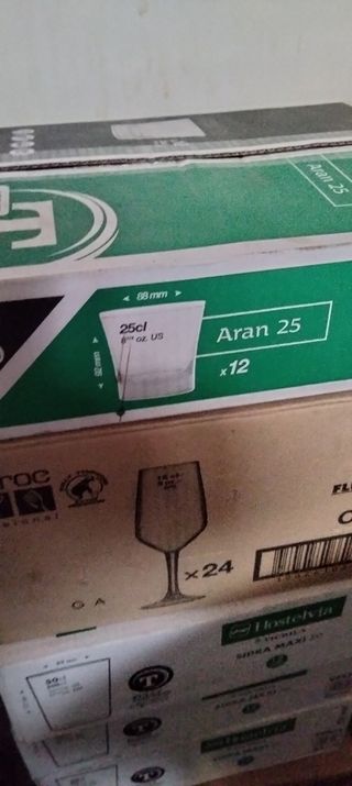 Se vende vasos y copas de bar