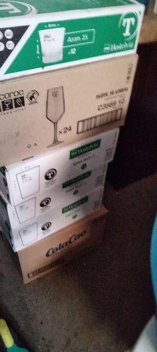Se vende vasos y copas de bar