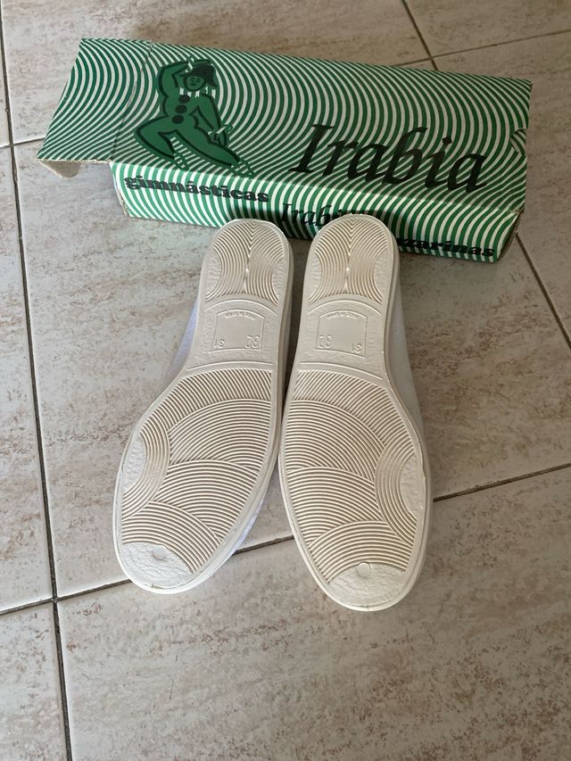 Zapatillas gimnasia blancas 32