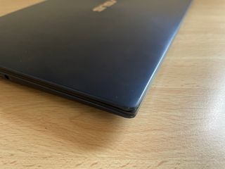 Portátil de Alto Rendimiento Asus ZenBook Core i7