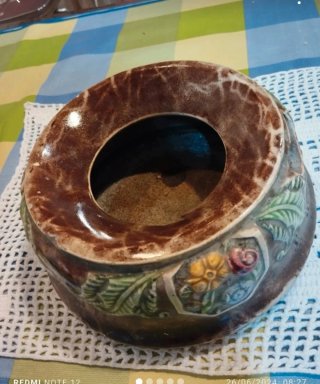 Precioso Recipiente muy Antiguo .Venta en Persona.