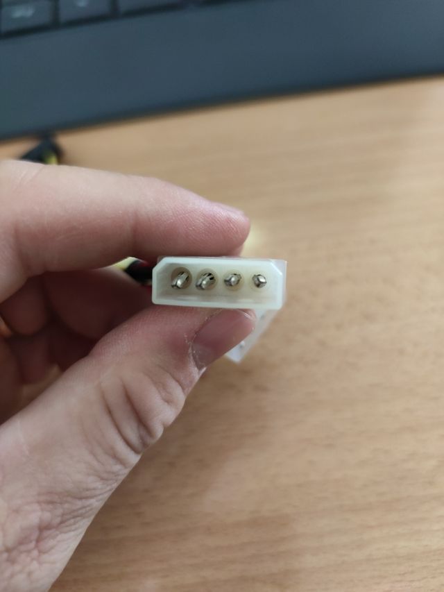 Cavo convertitore da molex a sata