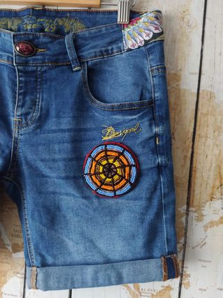 Bermudas tejanas mujer desigual 