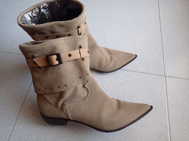 Stivaletti italiani in camoscio, numero 40