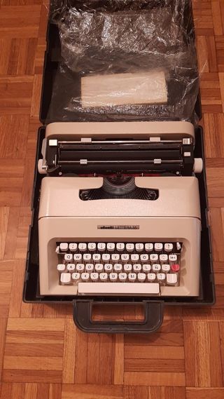 Maquina de escribir lettera 35 oliveti