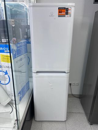 Nevera indesit con tara 