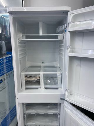 Nevera indesit con tara 