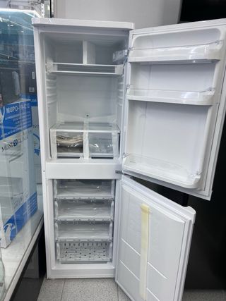 Nevera indesit con tara 