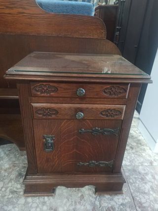 MUEBLE DE MADERA MACIZA