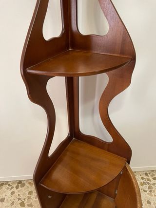 Estantería rinconera