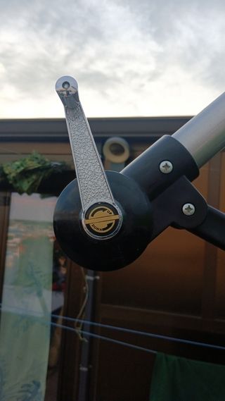 Sombrilla manivela grande buena, bonita y verde