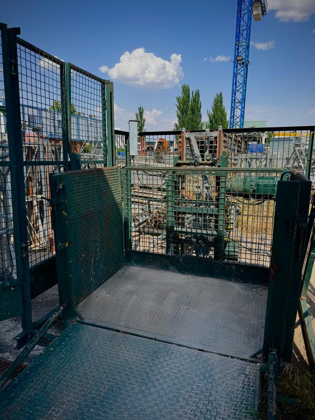 MONTACARGAS TORGAR T3-05