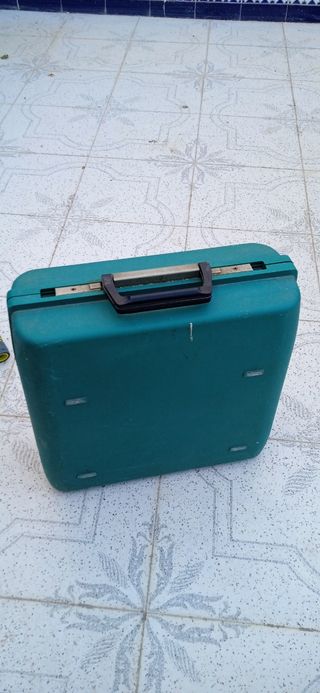 Se vende máquina de escribir antigua