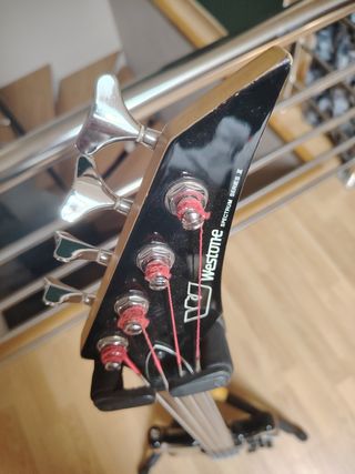 Bajo fretless Westone Spectrum series II