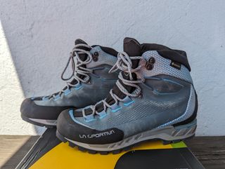 Scarponi La Sportiva Trango Tech leather gtx