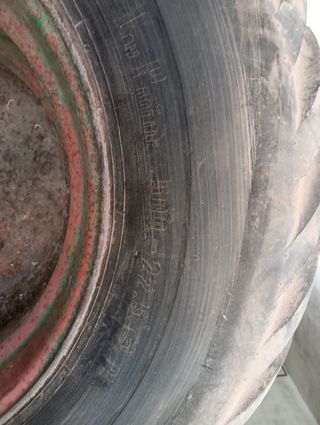 Ruedas usadas, algunas para Dumper.