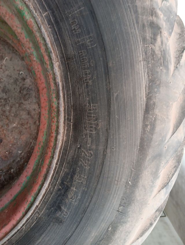 Ruedas usadas, algunas para Dumper.