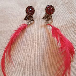 Pendientes vintage plumas rojas y2k