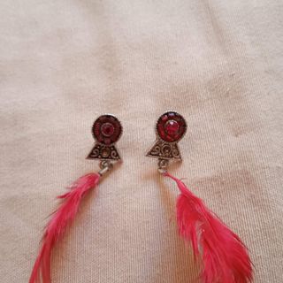 Pendientes vintage plumas rojas y2k